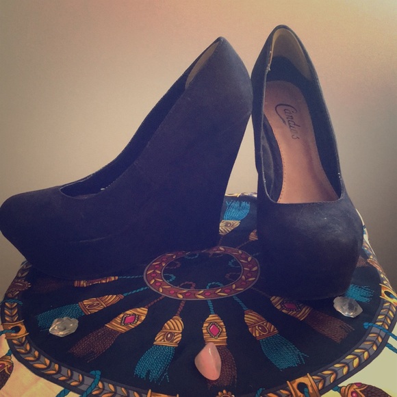 Candies Black Velvet Pumps, Close-toe - Picture 7 of 7